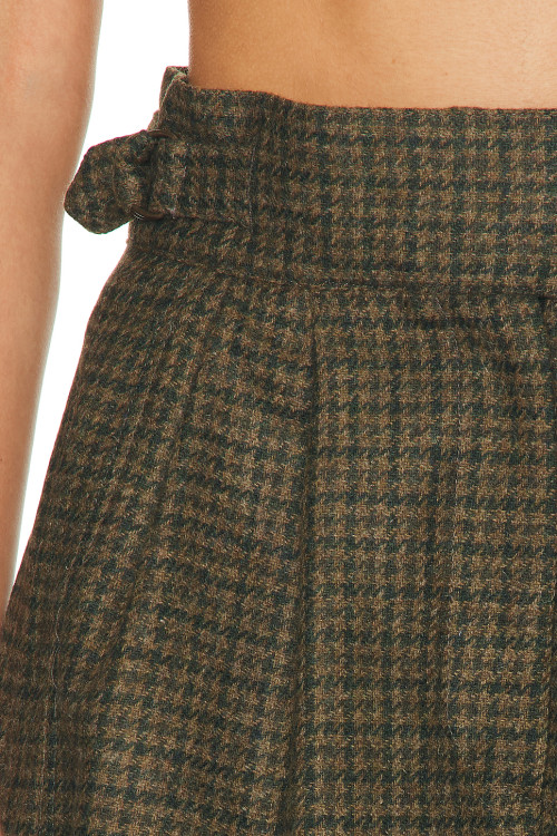 Vintage Charm Modern Sophistication Timeless Elegance Playful High end Woman's Midi Shorts