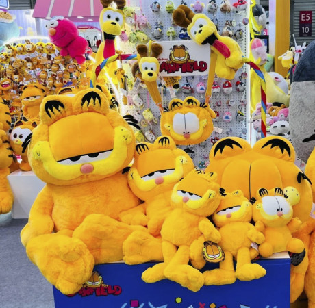 Garfield Cat mascot  |  Custom plush toyt