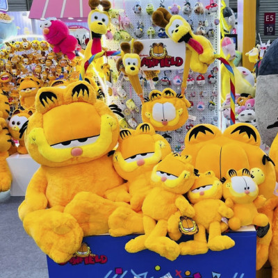 Garfield Cat mascot  |  Custom plush toyt