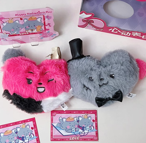 Wolffy & Red Wolf Valentine Magnetic Plush Keychain | Couple Heart Matching Plush Charm | Gift Collectible Toy