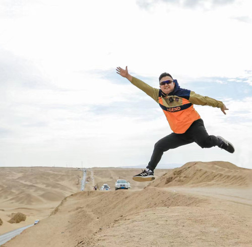 Réunion annuelle de la société DiZNEW, fabricant de jeans sur mesure