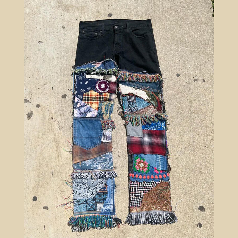 Individuell gestaltete Patchwork-Jeans