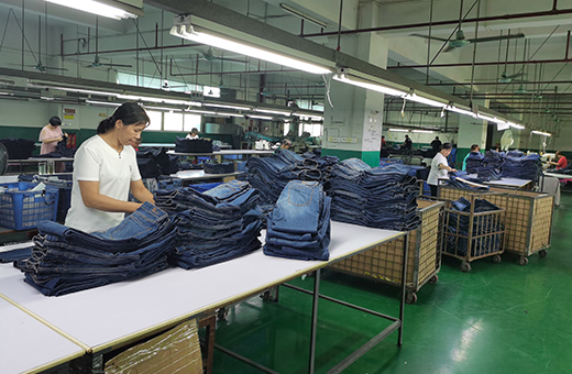 Sala de empaquetado de jeans