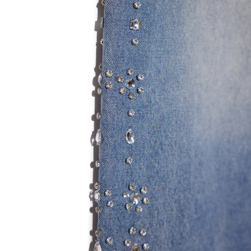 Jean en denim personnalisé avec clous décoratifs DiZNEW - Sparkle & Style