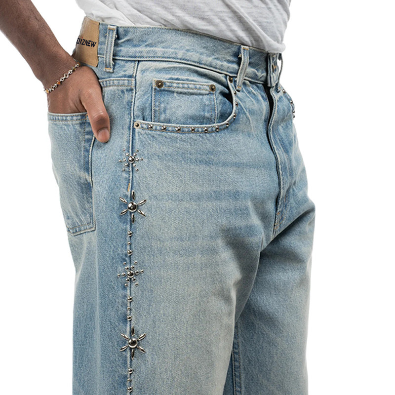 Jean évasé en denim avec ornements personnalisés