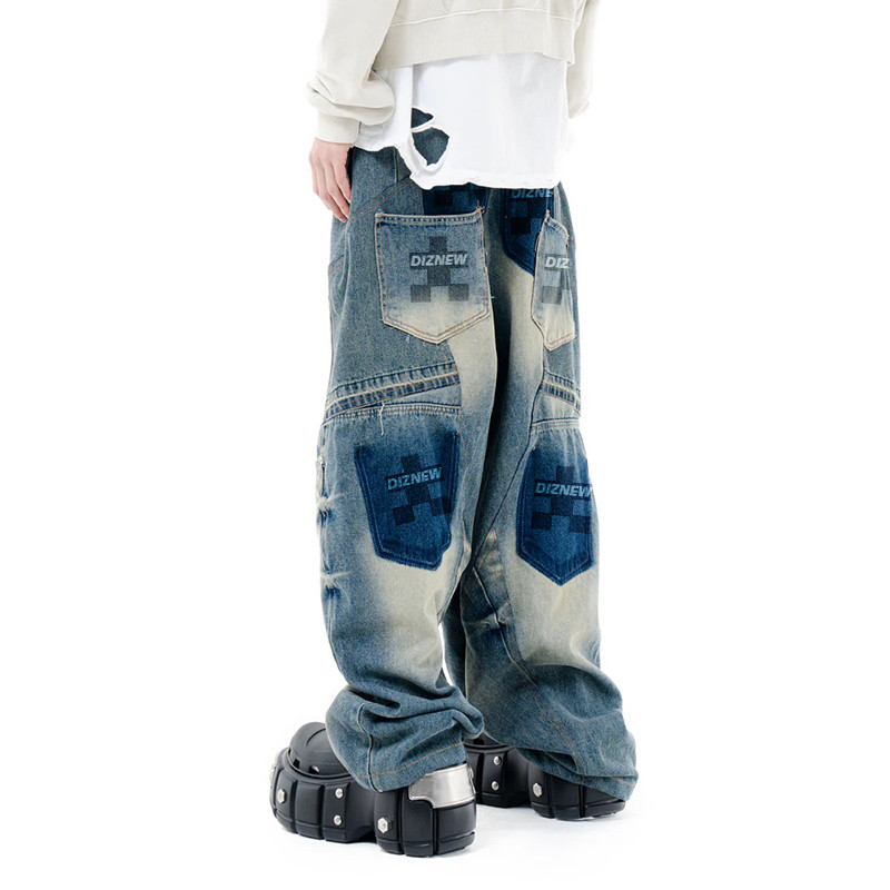 Maßgeschneiderte Jeans mit weitem Bein