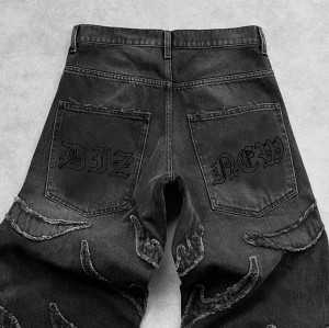 Maßgeschneiderte Jeanshose im Vintage-Stil mit verwaschenen, bestickten Aufnähern – Übergroße Jeans