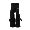 Maßgeschneiderte schwarze Gothic-Jeans mit weitem Bein, Kreuzstickerei und Schnallendetails