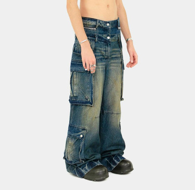 Cargo-Jeans mit individuell geschichtetem Bund | Weites Beindesign