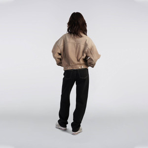 Benutzerdefinierte braune Blanko-Crop-Jeansjacke
