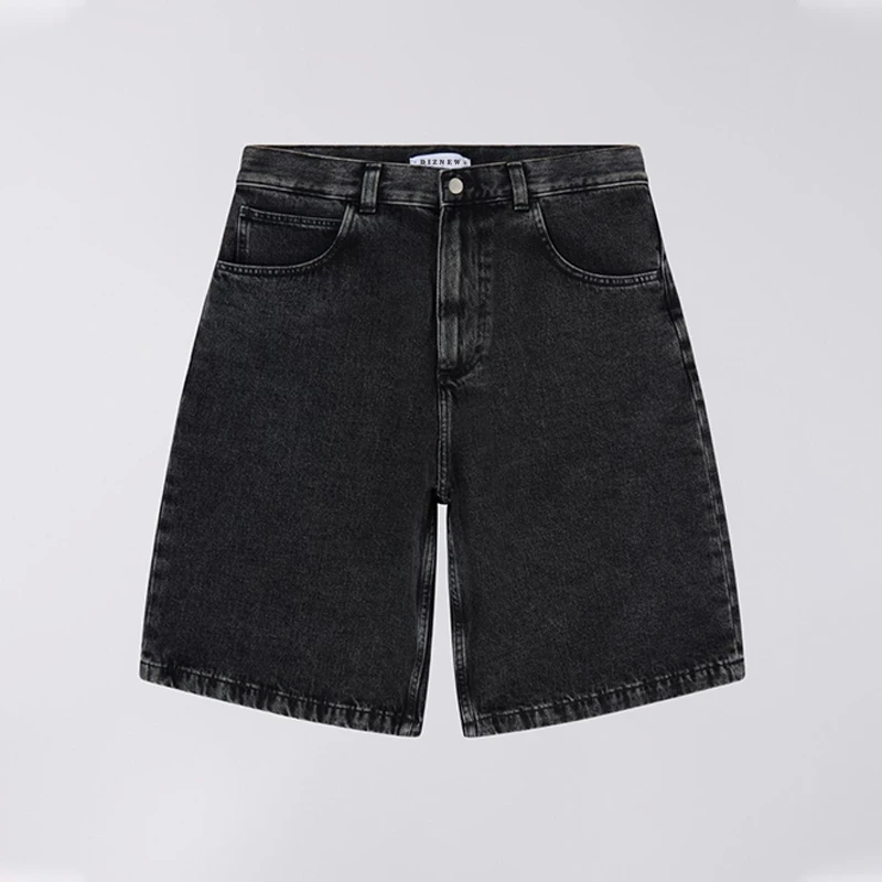 loose-fit streetwear