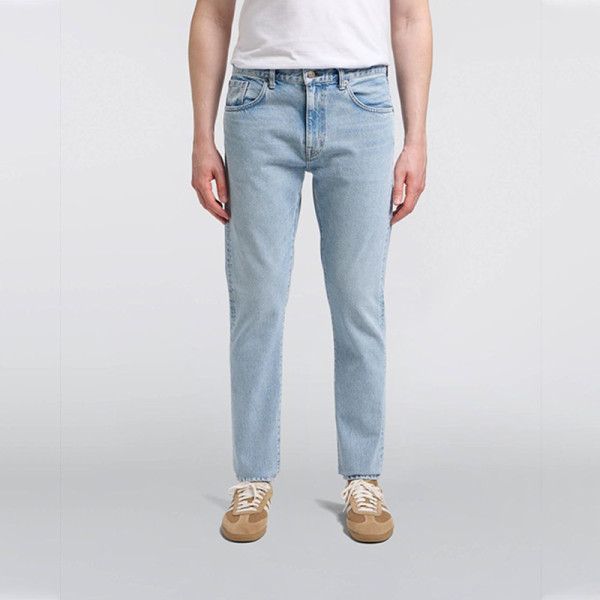 Custom Light Wash Slim-Fit Jeans – High-End Denim for Designers