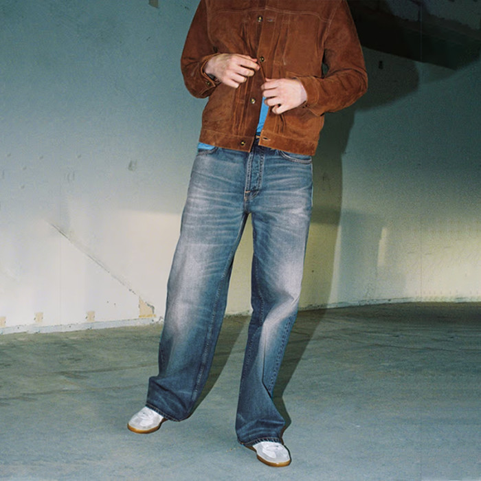 Maßgefertigte Vintage-Jeans mit weitem Bein und verwaschenem Denim für Herren