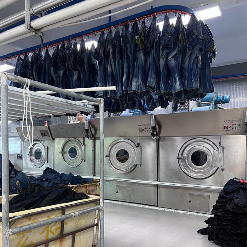 Black vs Blue Jeans Sizing Differences Explained