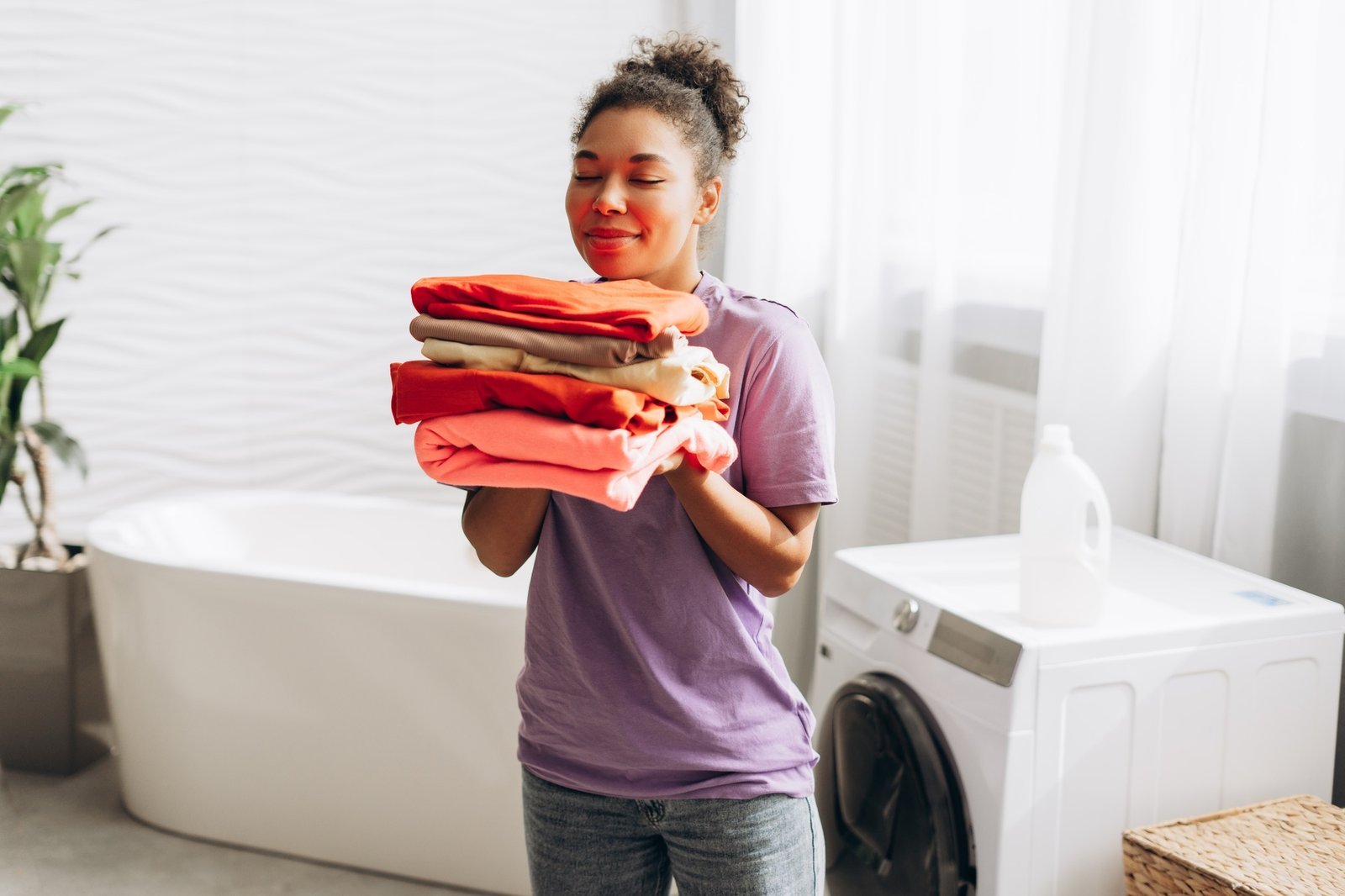10 Ways to Keep Clothes Smelling Fresh While in Storage