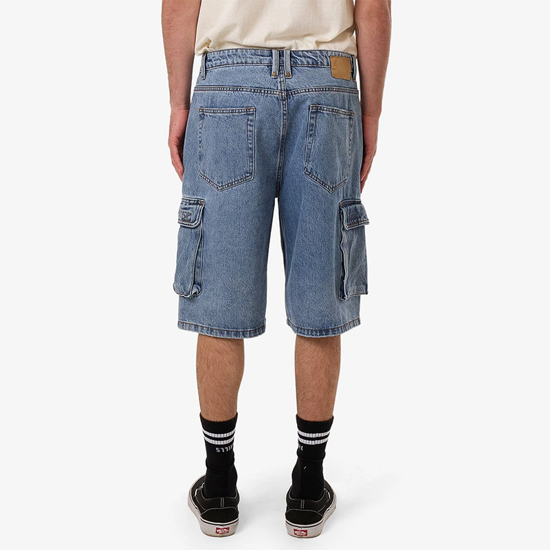 Pocket denim shorts