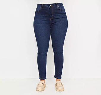 Plus-sizes-Slim-Fit-Jeans