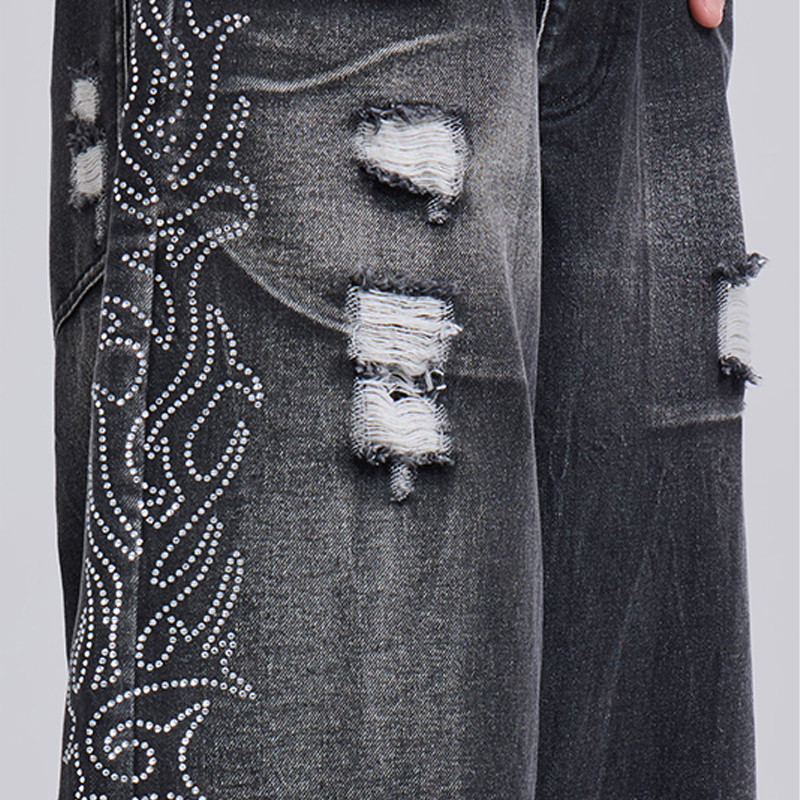 Loose jeans