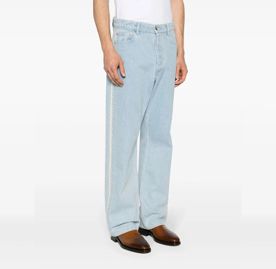 Minimalist Light Blue Wide-Leg Jeans – Clean-Cut High-Waisted Denim
