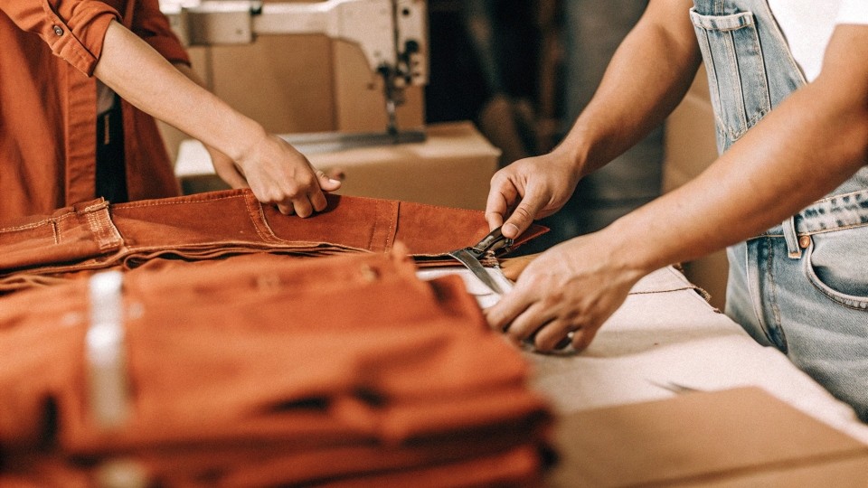 After production, robust quality assurance includes packaging and labeling checks, sampling inspection of finished batches, responsive issue management, and clear aftercare guidance to consumers