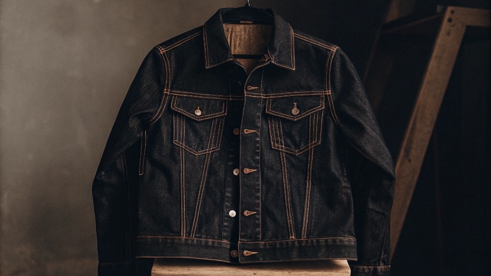 If you want low-MOQ, high-quality, and fully custom denim jackets, manufacturers like DiZNEW offer a smart alternative. With over 20 years of experience, DiZNEW delivers personalized denim for designers, brands, and retailers worldwide.