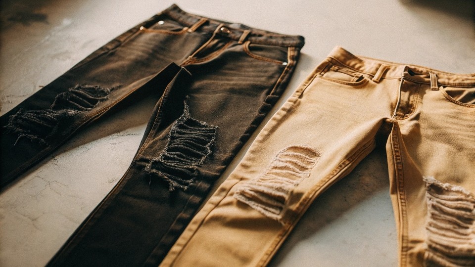 Amiri jeans are expensive because of their use of premium materials, labor-intensive distressing techniques, celebrity branding, and the overall street-luxury positioning. While manufacturing contributes to the cost, it’s the craftsmanship and exclusivity that drive prices over $1,000.