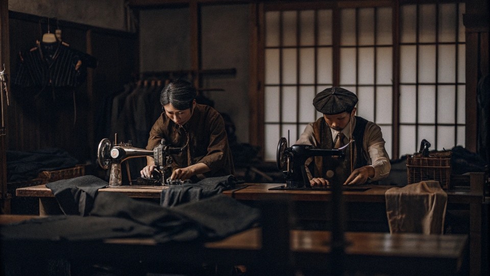 Japan is often considered the country that produces the highest quality denim due to its meticulous craftsmanship, use of vintage shuttle looms, and commitment to traditional dyeing methods. However, Italy, the U.S., Turkey, and China each excel in unique areas—making the "best" country depend on your brand’s specific needs and values.