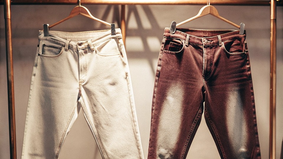 Tapered jeans have become essential in modern streetwear because they frame sneakers well, offer mobility, and reflect the shift toward tailored casualwear.
