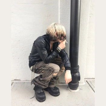 Custom OEM/ODM Ash Grey Distressed Jeans for Wholesale