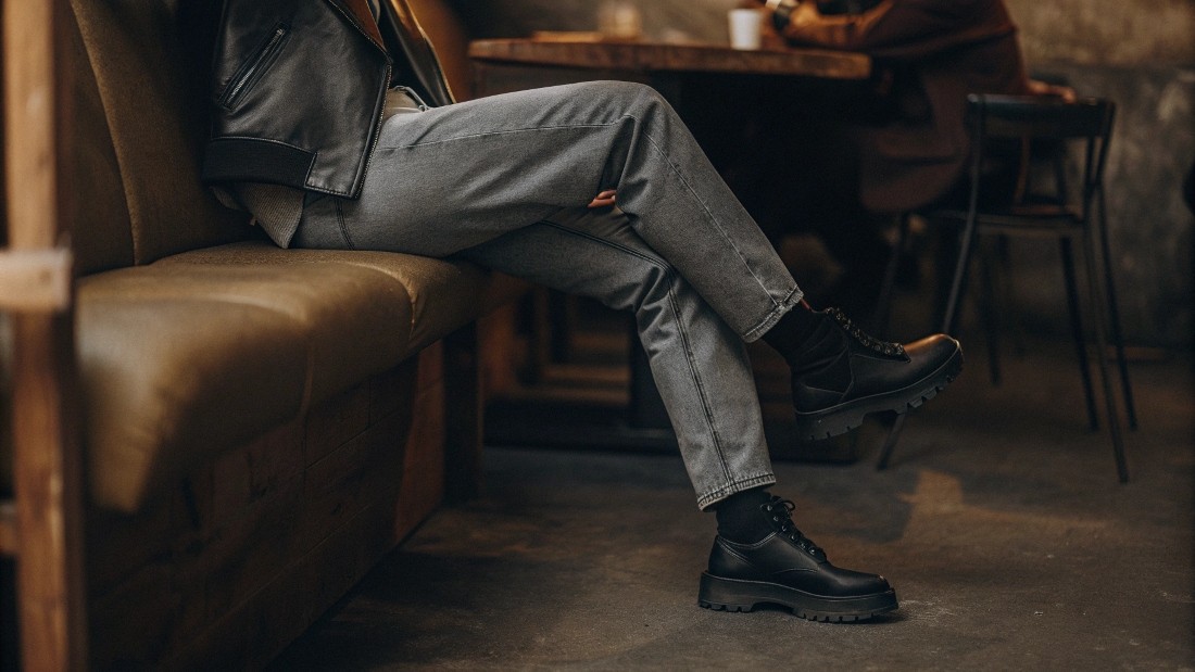 Baggy jeans shine in streetwear