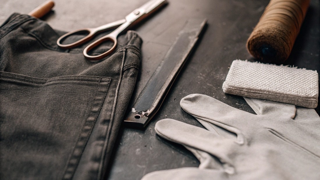 How to Make Destroyed Jeans at Home: A Step-by-Step DIY Guide