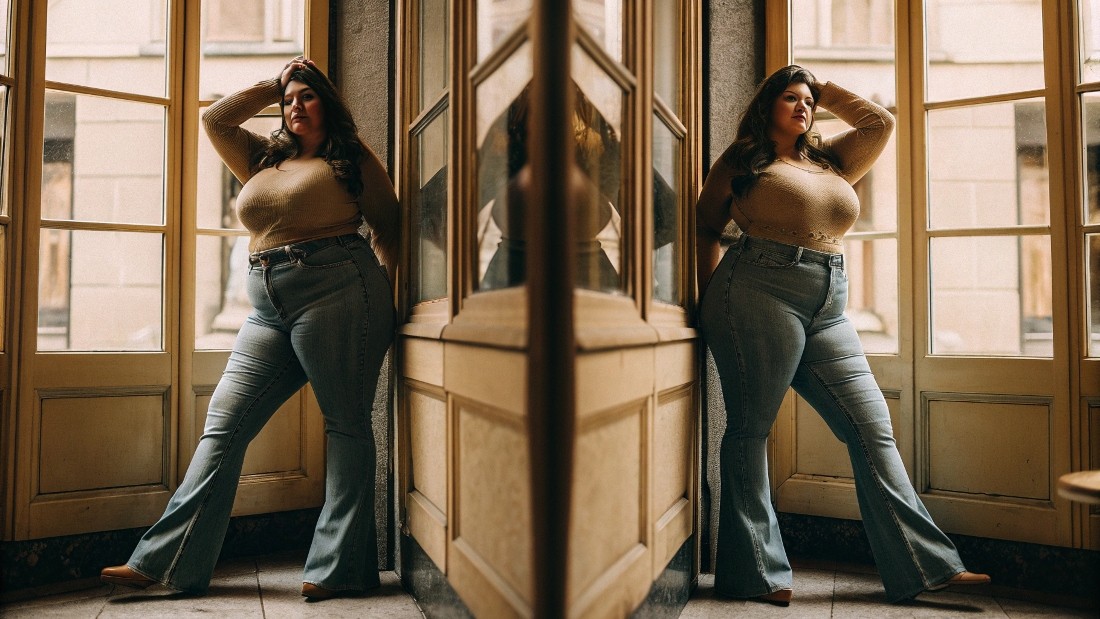 Styling Wide-Leg Jeans for a Curvy Figure