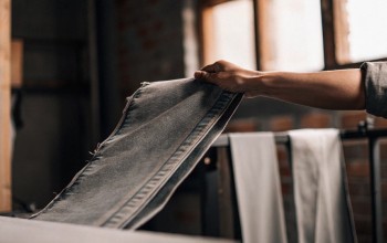 How to tell pure denim from stretchy denim jeans?