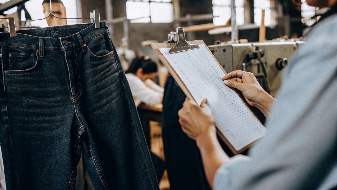 What Is the Difference Between an OEM and ODM Jeans Manufacturer?