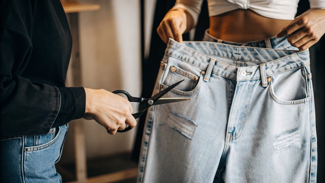 Mariah Carey's DIY Waistband Cut