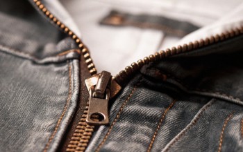 Why Do Jeans Mostly Use Metal Zippers?