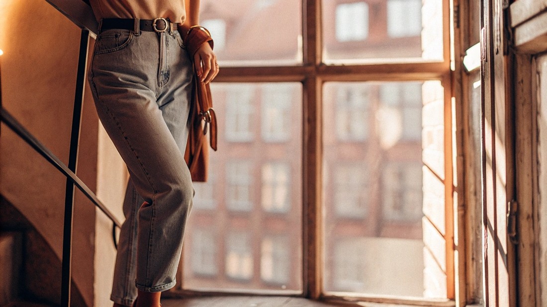 Avoiding a Frumpy Look with Perfectly Fitted Baggy Jeans