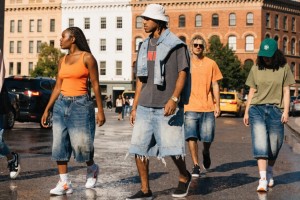 ¿Quiénes están luciendo pantalones cortos vaqueros este verano?