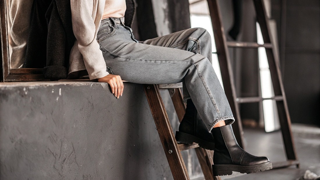 To make low-rise jeans feel modern