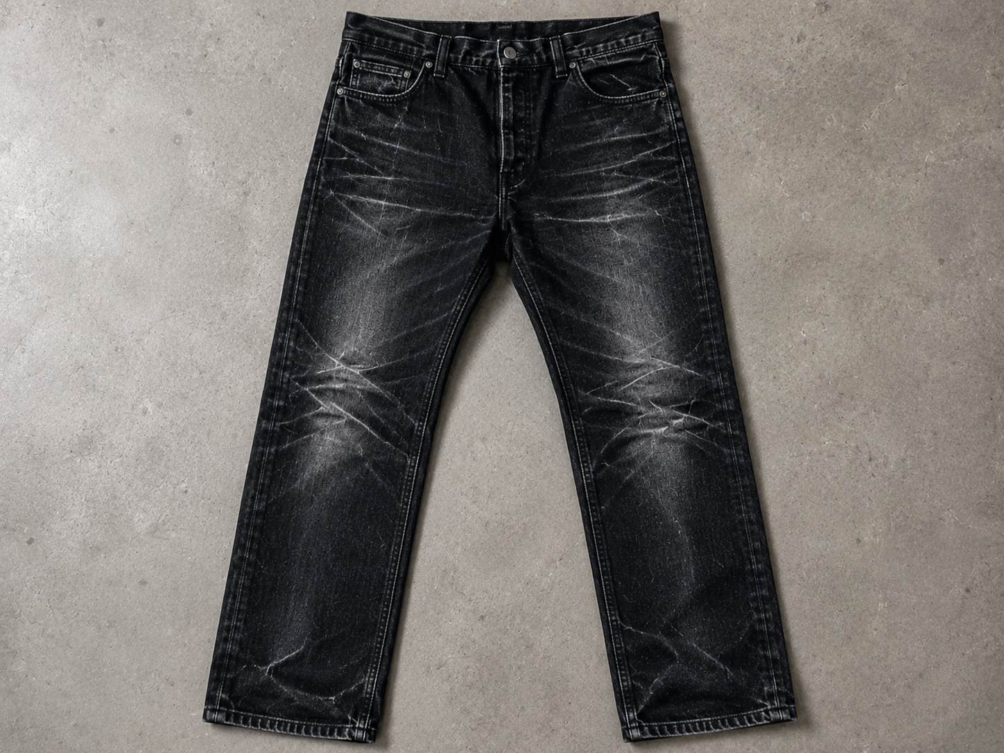 Washing can cause white streaks on black jeans when detergent does not rinse out, jeans rub too aggressively, the washer is overloaded, the spin speed is too high,