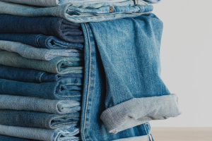 Comment personnaliser un jean : le guide ultime