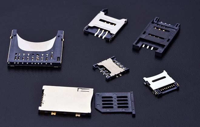 What are the future development trends of intelligent monitoring card holder connectors?