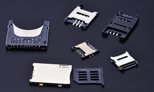 What are the future development trends of intelligent monitoring card holder connectors?