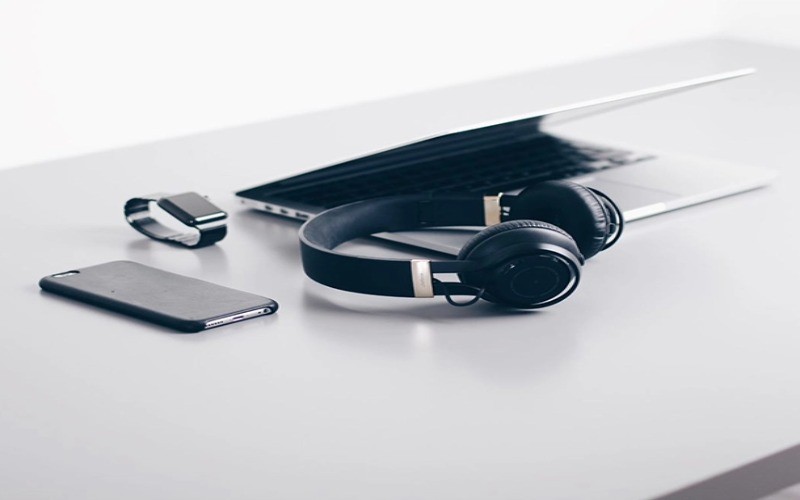 Do you know any guides for replacing a SIM card slot?