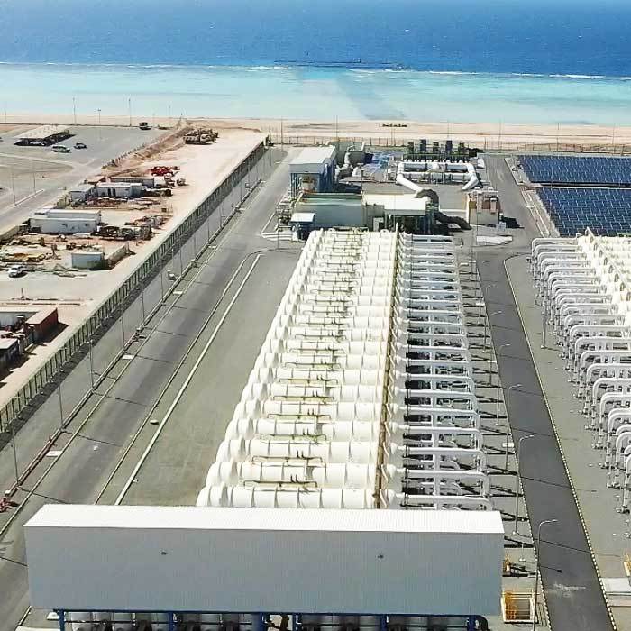 Spiral-steel-pipe-installation-at-Saudi-desalination-plant-700-2