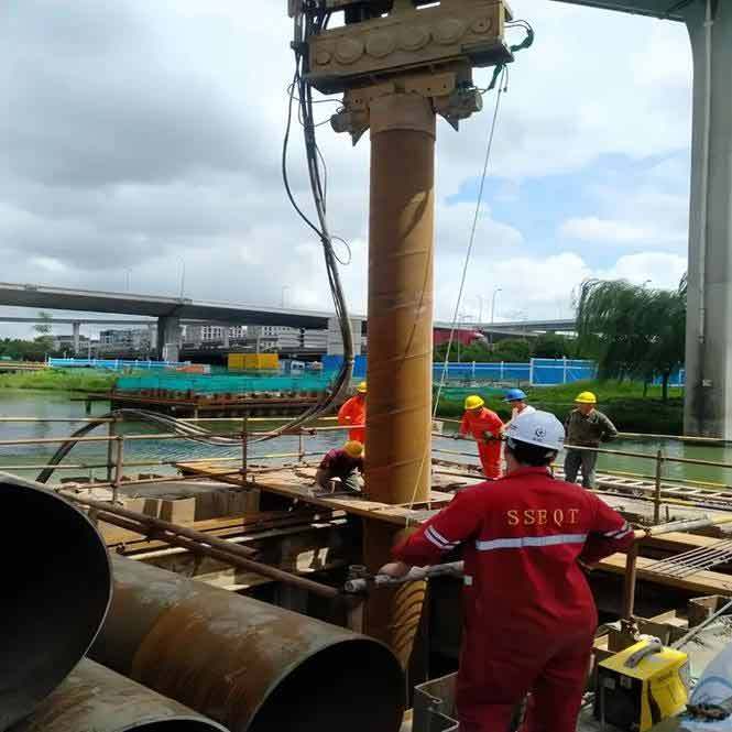 Socket and spherical interlocking pipe pile -4 construction site scene