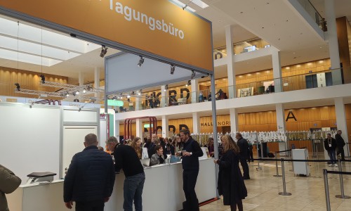 Jeet Medical presenta soluciones innovadoras para el cuidado de la salud animal en el BPT Kongress 2025, la feria veterinaria de Alemania.