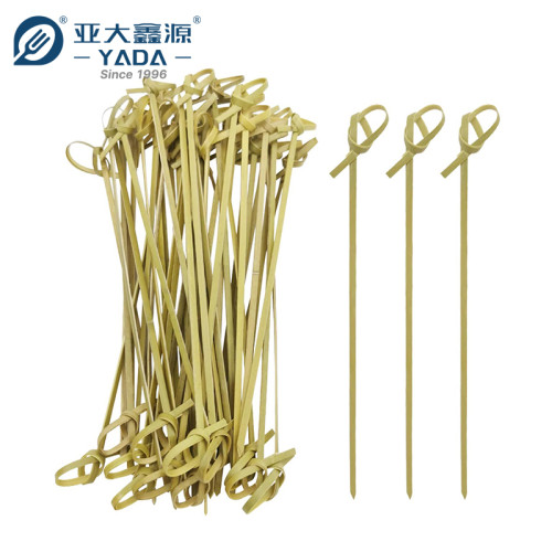 Espetos descartáveis de bambu com ponta torcida e nós | Palitos de bambu YADA Noshi Gushi de 90 mm