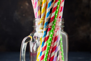 采购批发一次性竹吸管和纸吸管的终极指南 | 亚大鑫源