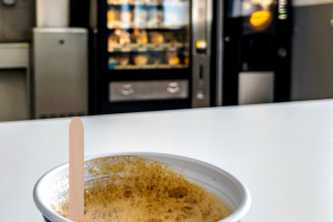 咖啡自动售货使用桦木搅拌棒,可优化售货机的日常维护